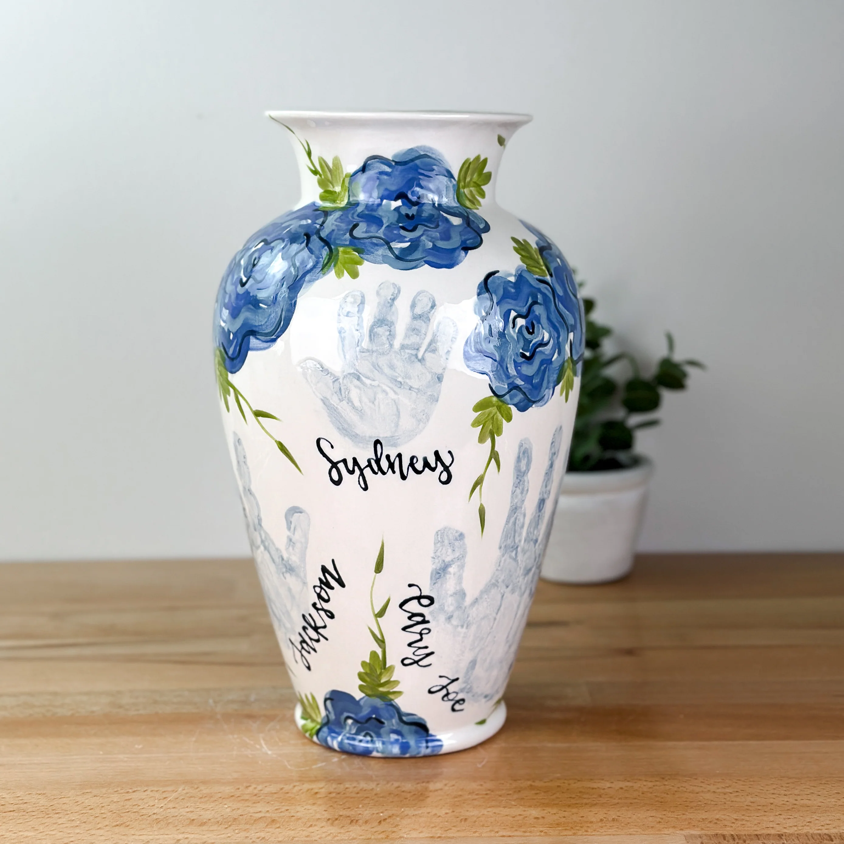 Elegant Flowers XL Vase